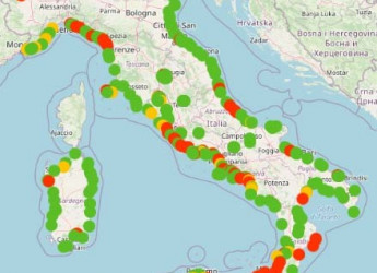 SPIAGGE MALATE: L'ITALIA CHE AFFOGA NEI SUOI SCARICHI Nascosto dietro le cartoline dell’estate