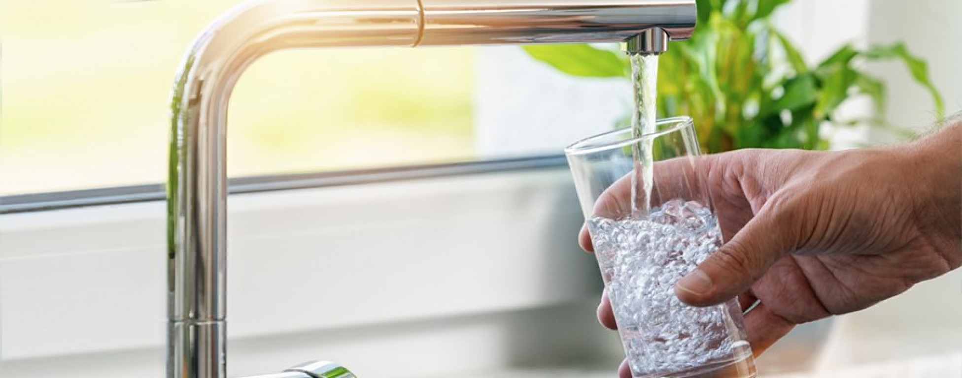 ????☠️ L’ACQUA CHE UCCIDE: OLTRE 100.000 CASI DI TUMORE COLLEGATI AI VELENI NASCOSTI NEL RUBINETTO