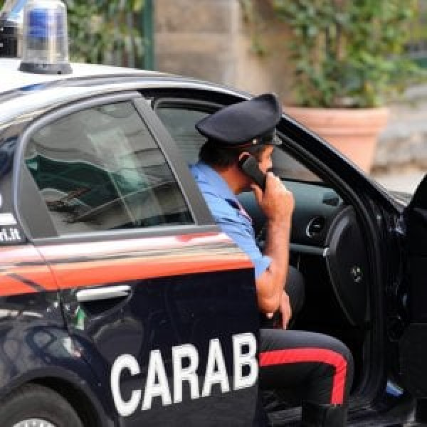 Firenze, arrestati due carabinieri del Nas: "Hanno chiesto una mazzetta da 15mila euro"