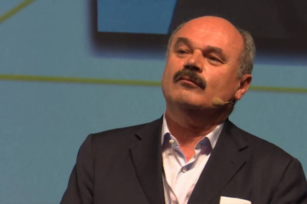 Oscar Farinetti: “Ci vorrebbe un prelievo forzoso come quello di Giuliano Amato nel ’92”