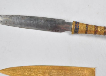 I raggi X svelano il segreto del pugnale di Tutankhamon: ferro di origine meteoritica