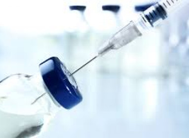Vaccino contro il cancro funziona nell’uomo: ecco come uccide il linfoma  